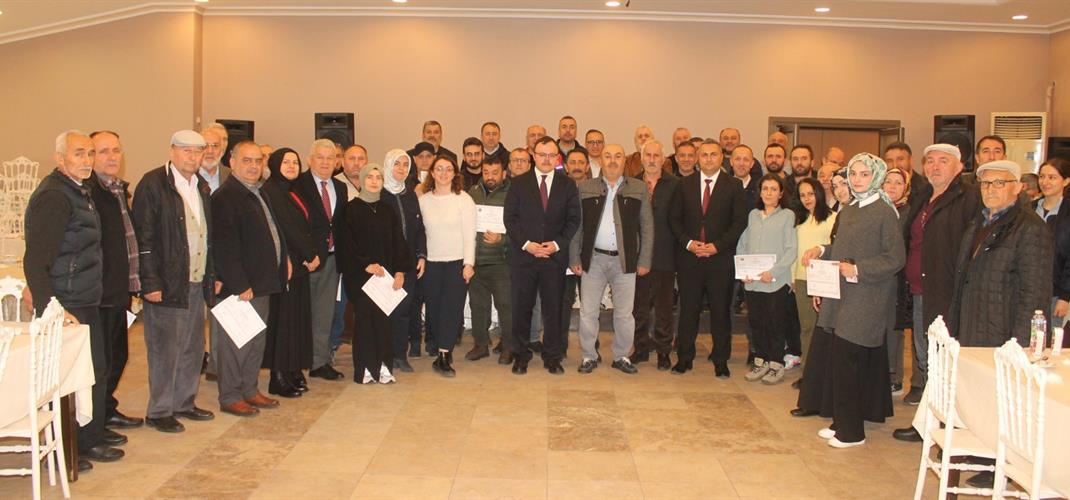 KAYNAŞLI’DA ÜRETİCİLERE SERTİFİKALARI TÖRENLE VERİLDİ
